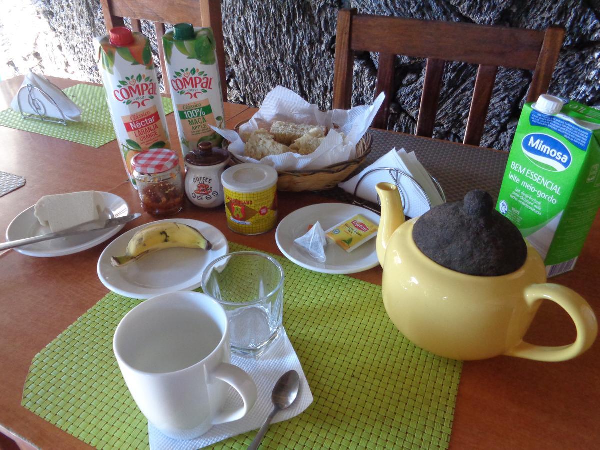 Pensao Casa Jose Doce Bed & Breakfast Portela Bagian luar foto