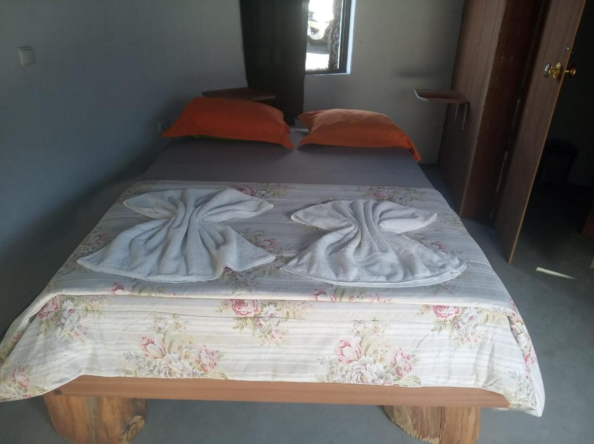 Pensao Casa Jose Doce Bed & Breakfast Portela Bagian luar foto